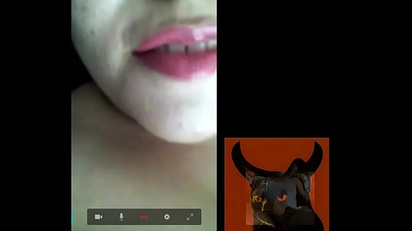 Alocada señora hace webcam por facebook y se masturba